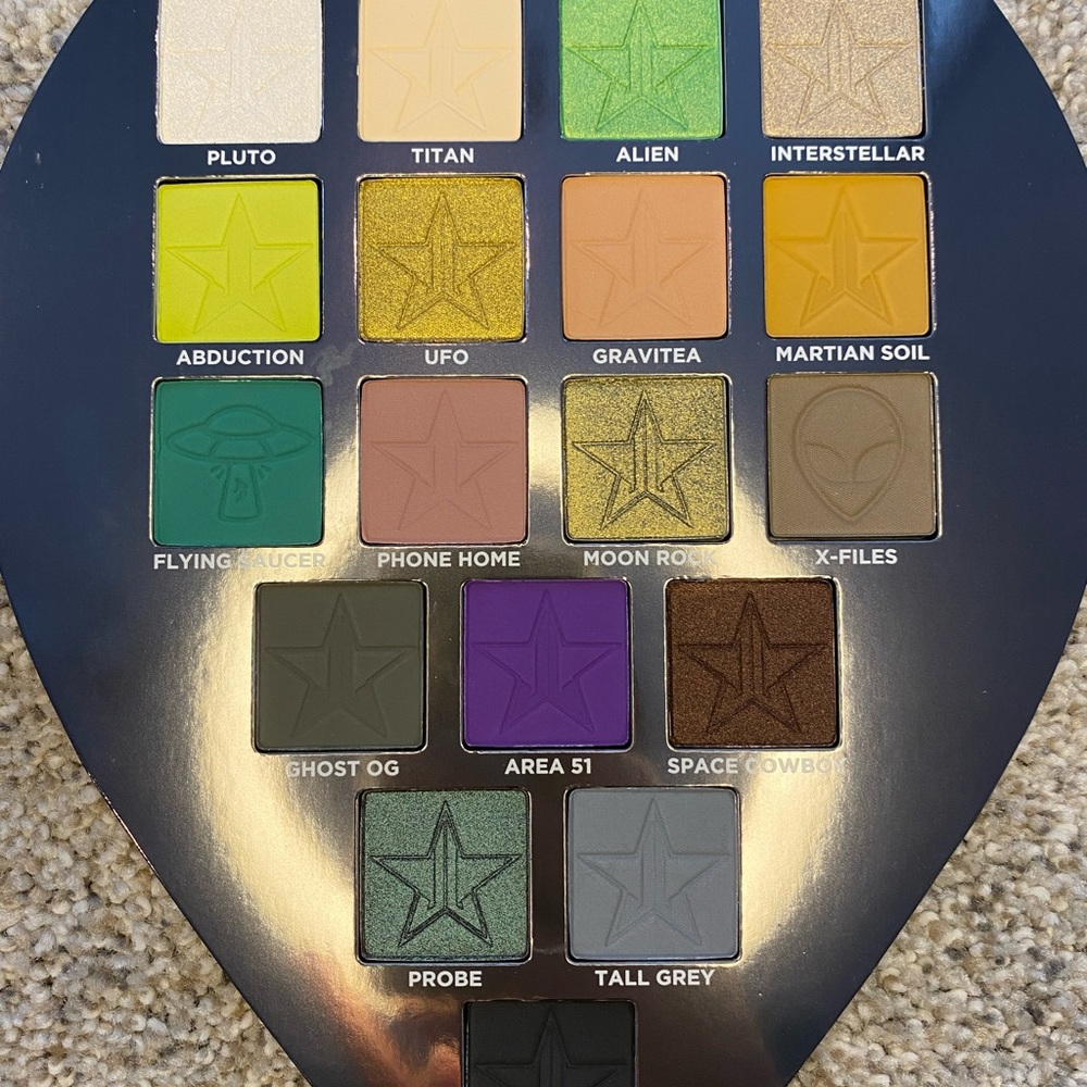 Discontinued JSC Alien palette